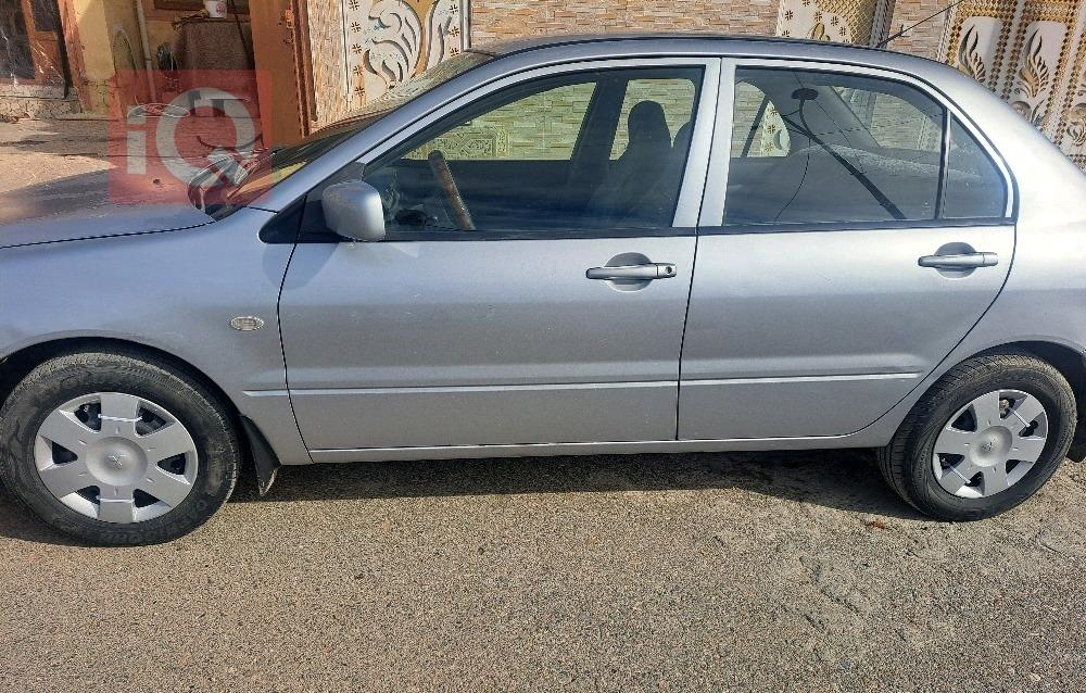 ميتسوبيشي لانسر